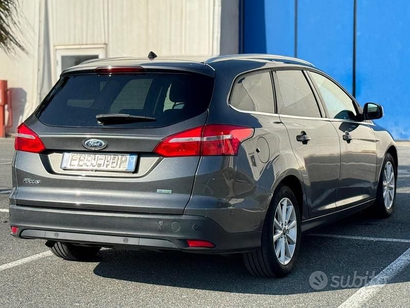 Usata Ford Focus Titanium 125 CV (91 kW) 2013 Grigio Station wagon