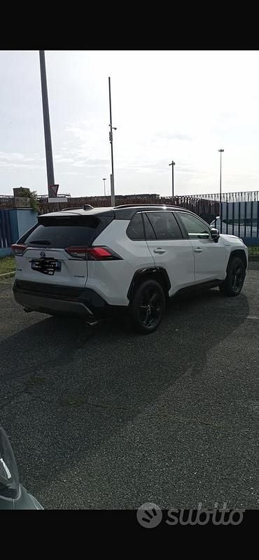Usata Toyota RAV4 2019 Bianco Berlina