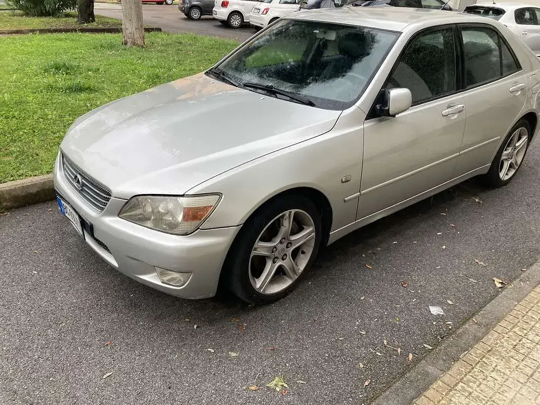 Usata Lexus IS200 155 CV (114 kW) 2002 Berlina