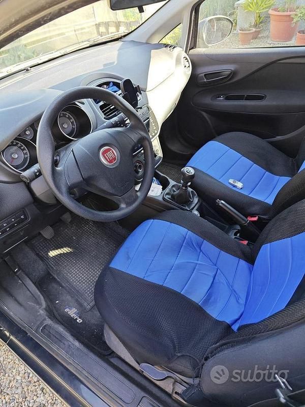 Usata Fiat Punto 77 CV (56 kW) 2015 Blu Utilitaria