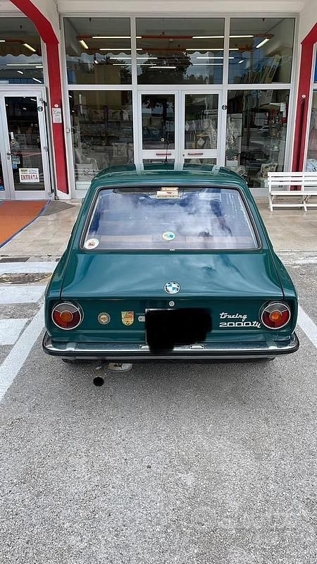 Begagnad BMW 2000 1970 Grön Sedan