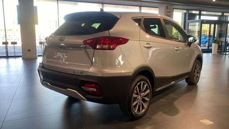 Usata EVO Evo 4 83 kW (114 CV) 2024 Argento metallizzato SUV