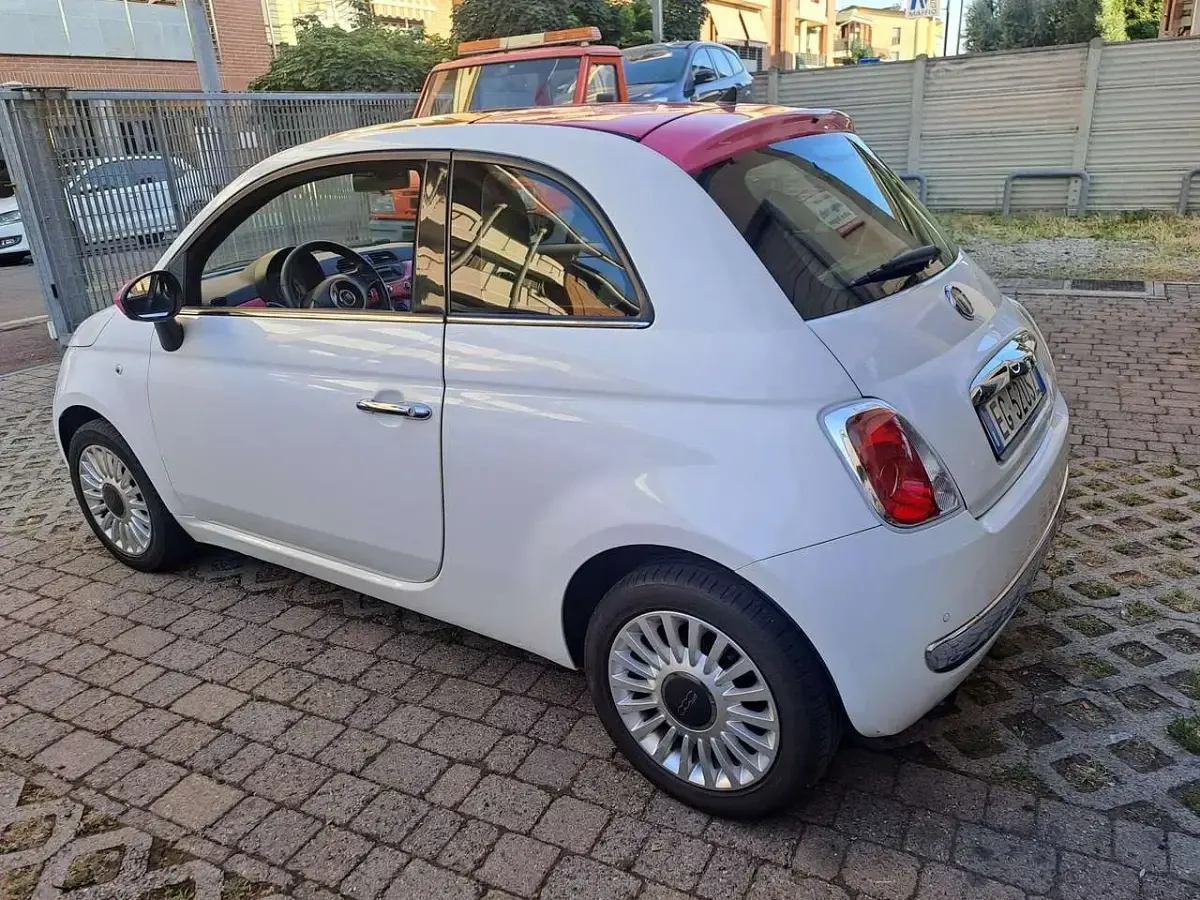 Usata Fiat 500 Lounge 69 CV (50 kW) 2011 Bianco Utilitaria