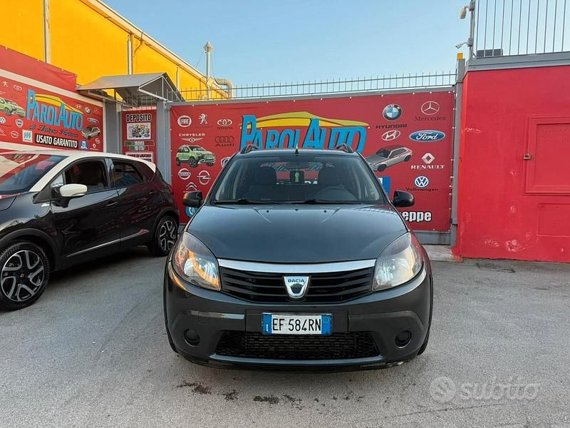 Usata Dacia Sandero Stepway 70 CV (51 kW) 2011 Grigio Berlina
