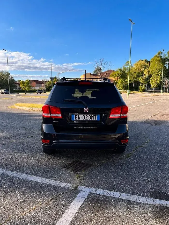 Usata Fiat Freemont Black Code 170 CV (125 kW) 2014 Nero SUV