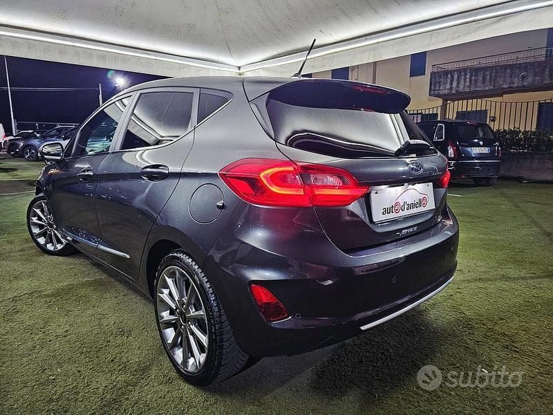 Usata Ford Fiesta Vignale 86 CV (63 kW) 2018 Grigio Utilitaria