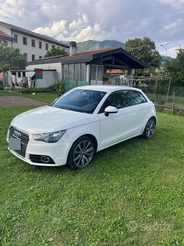 Usata Audi A1 Ambition 105 CV (77 kW) 2011 Bianco Utilitaria