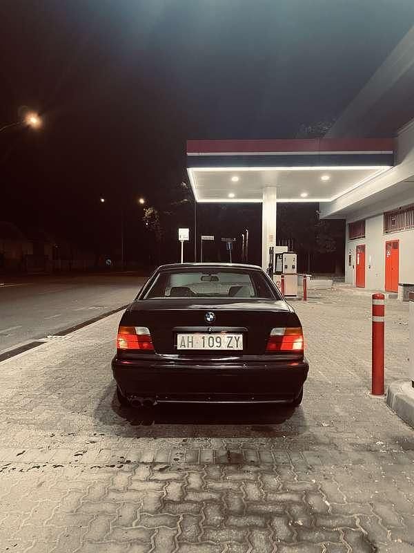 Usata BMW 320 150 CV (110 kW) 1991 Nero Berlina