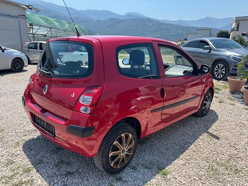 Usata Renault Twingo Dynamique 75 CV (55 kW) 2009 Rosso Utilitaria