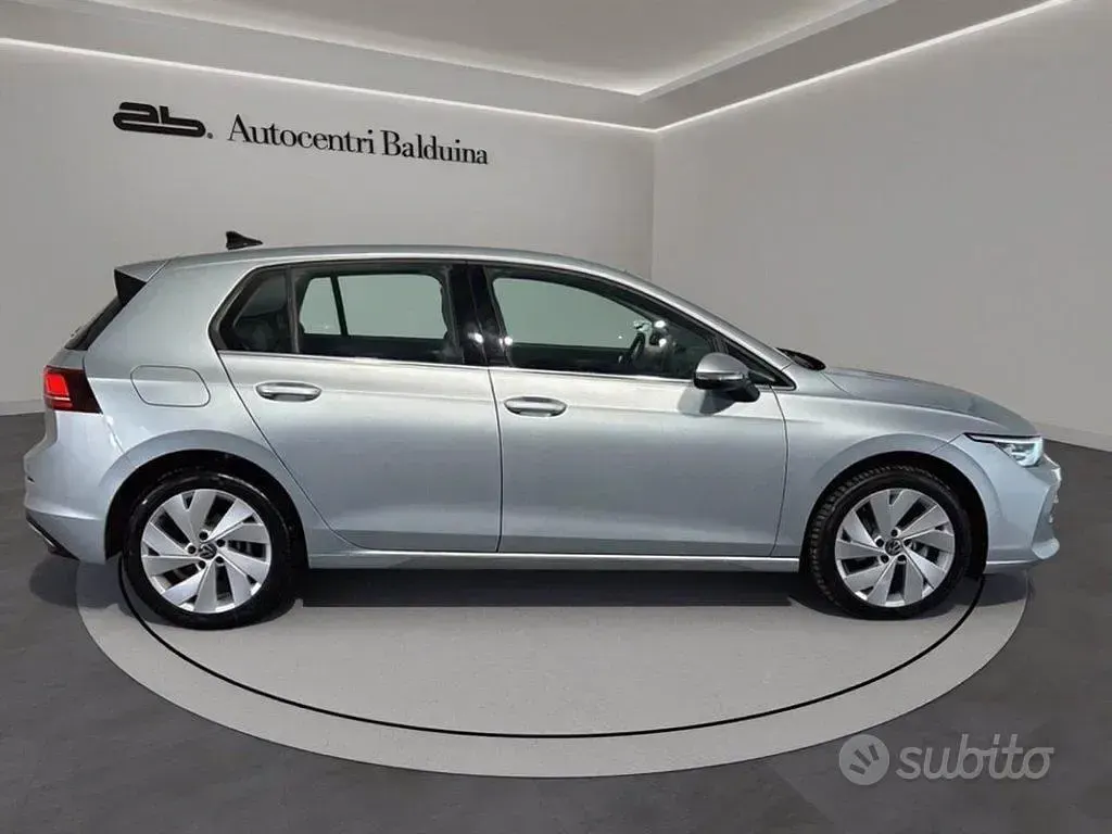 Usata VW Golf VIII Style 150 CV (110 kW) 2025 Grigio Berlina
