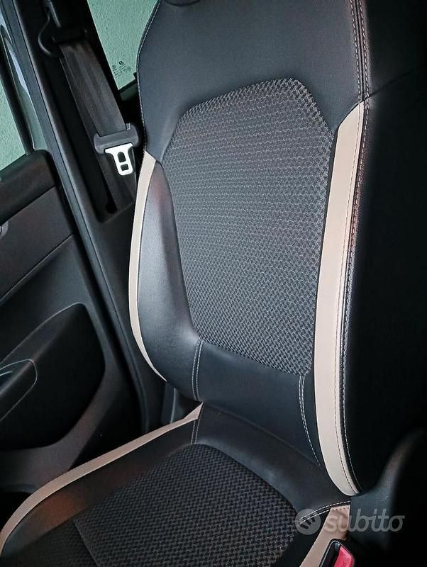 Usata Dacia Spring Essentiel 33 kW (45 CV) 2023 Verde Utilitaria