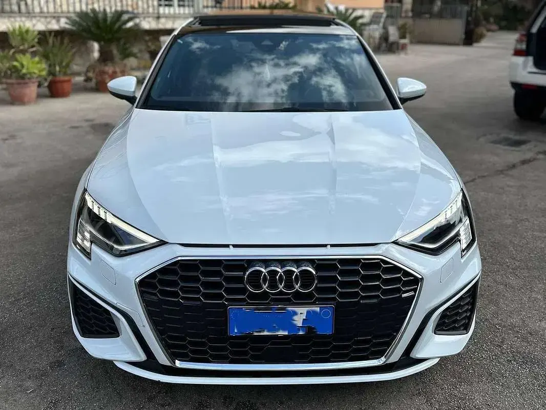 Usata Audi A3 Attraction 110 CV (80 kW) 2024 Bianco Berlina