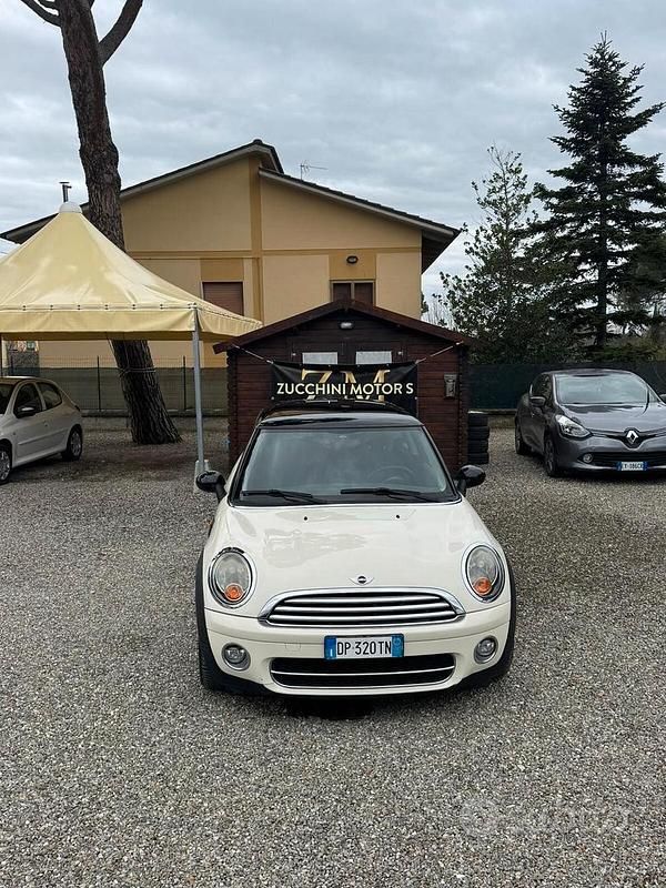 Usata Mini Cooper D Chili 109 CV (80 kW) 2008 Beige Utilitaria