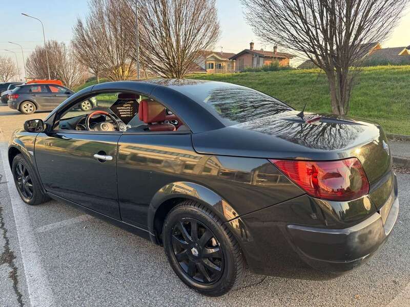 Usata Renault Mégane Cabriolet Dynamique 111 CV (81 kW) 2006 Nero Cabrio
