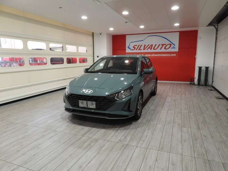 Usata Hyundai i20 84 CV (61 kW) 2023 Verde Utilitaria