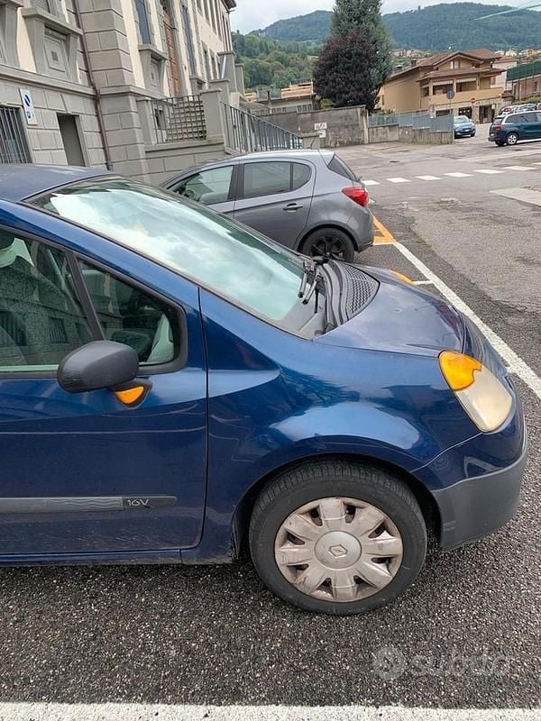 Usata Renault Modus Luxe 75 CV (55 kW) 2004 Blu Monovolume