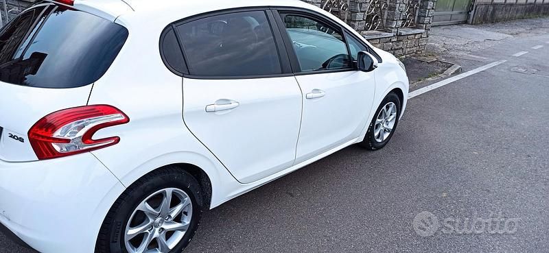 Usata Peugeot 82 Allure 82 CV (60 kW) 2013 Bianco Berlina