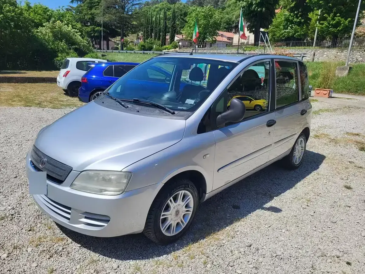 Usata Fiat Multipla 103 CV (75 kW) 2008 Grigio Monovolume
