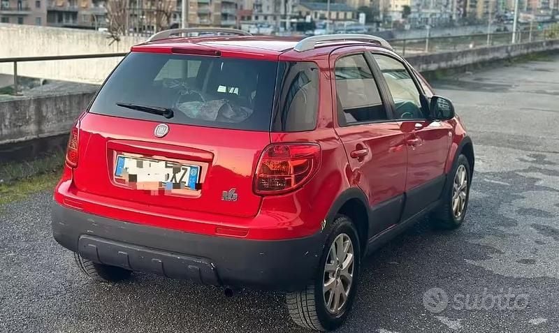Usata Fiat Sedici 135 CV (99 kW) 2012 Rosso SUV