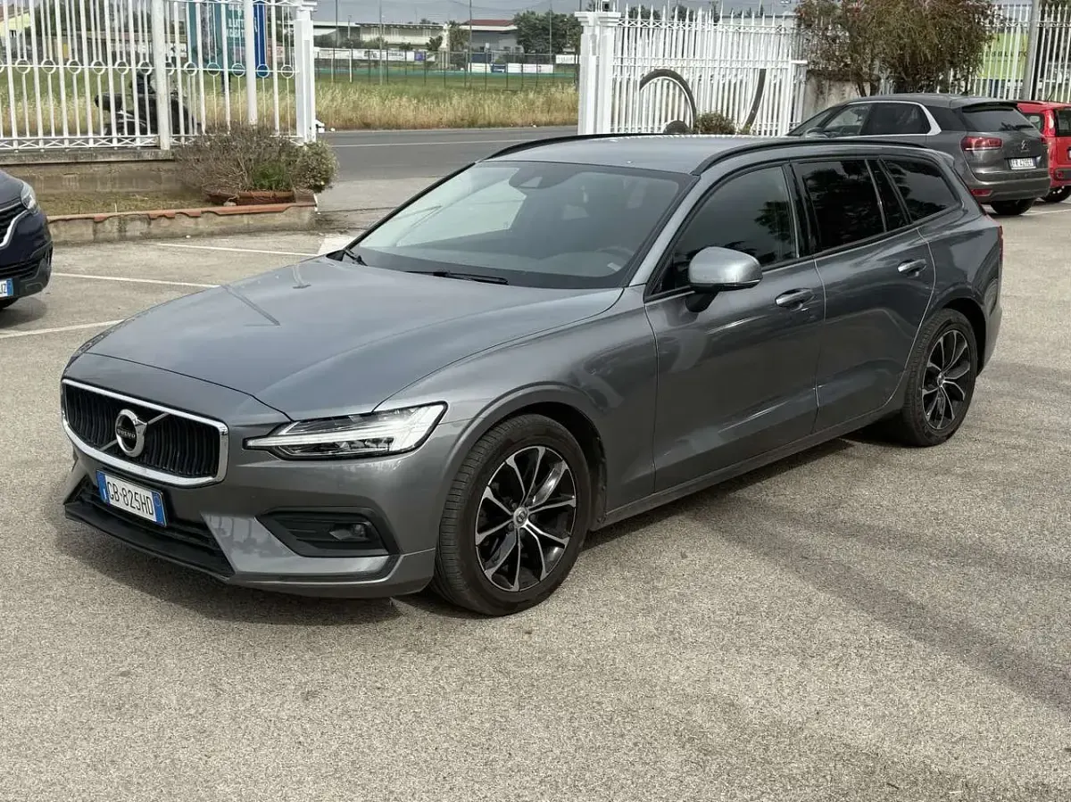 Usata Volvo V60 Business Edition 150 CV (110 kW) 2020 Grigio Station wagon