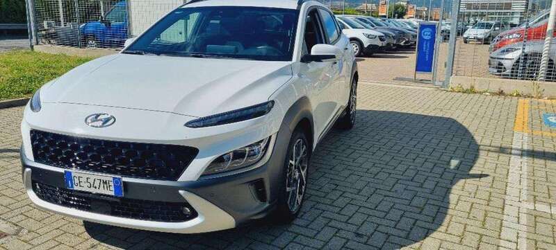 Usata Hyundai Kona 105 CV (77 kW) 2021 Bianco SUV