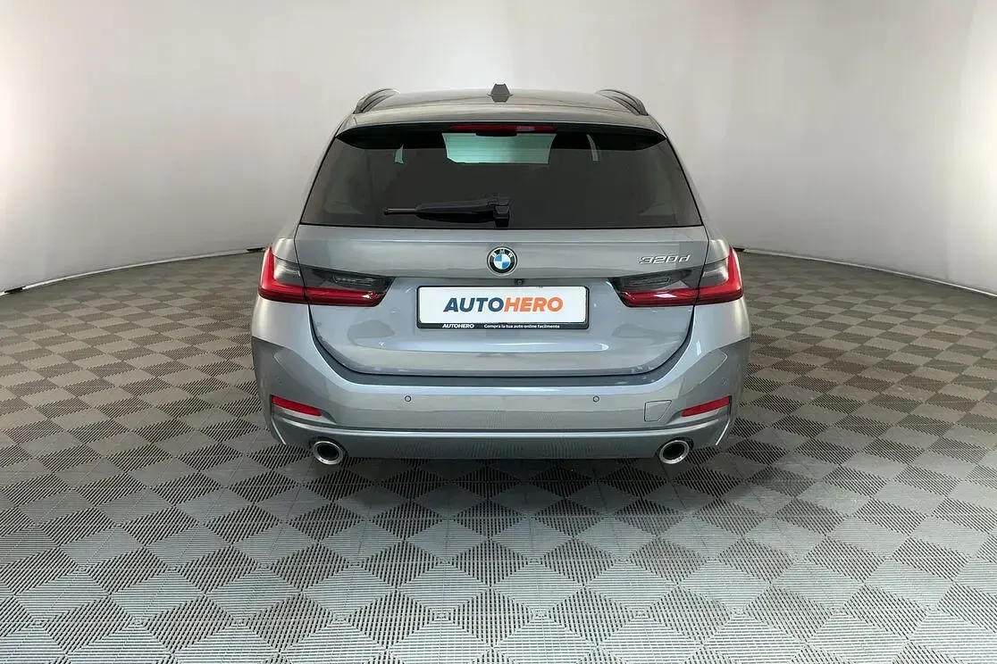 Usata BMW 320 190 CV (139 kW) 2023 Grigio