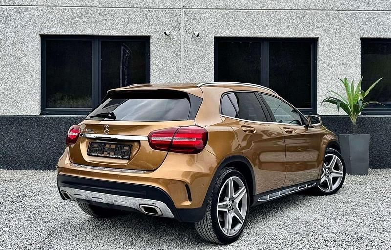 Usata Mercedes GLA180 AMG 122 CV (89 kW) 2017 Marrone SUV