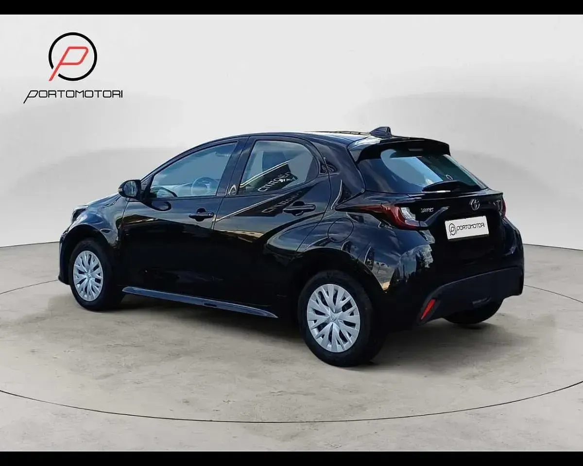 Usata Toyota Yaris Active 92 CV (67 kW) 2025 Nero Utilitaria