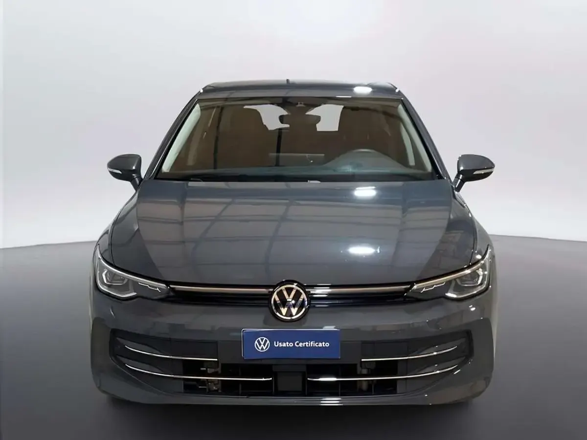 Gebraucht VW Golf VIII Style 150 PS (110 kW) 2025 Grau Limousine