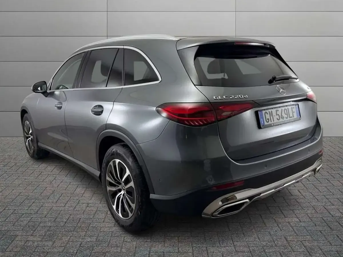 Usata Mercedes GLC220 Advanced Plus 197 CV (144 kW) 2022 Argento selenite SUV