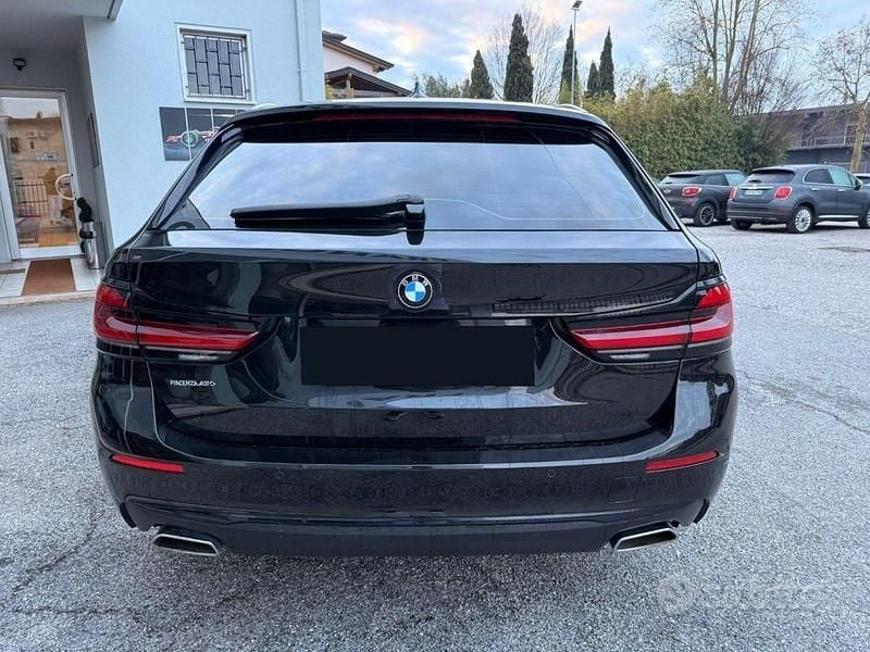 Usata BMW 520 Comfort Edition 190 CV (139 kW) 2022 Nero Station wagon