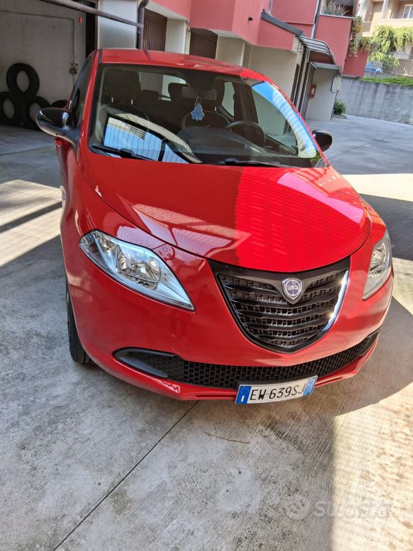 Rosso Usata 2014 Lancia Ypsilon Due volumi | 7000 € (Cara) - Immagine 1/4