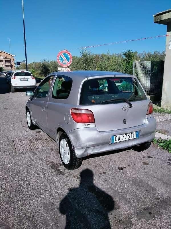 Usata Toyota Yaris 86 CV (63 kW) 2003 Berlina