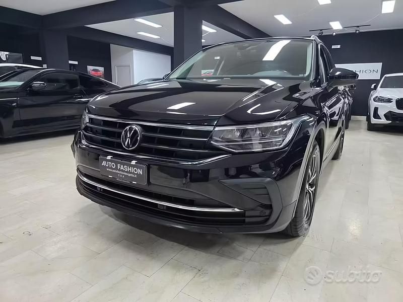 Usata VW Tiguan Life 150 CV (110 kW) 2021 Nero SUV