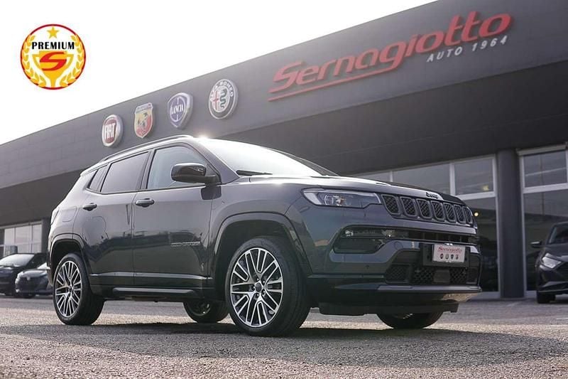 Usata Jeep Compass Summit 131 CV (96 kW) 2025 Grigio moda SUV