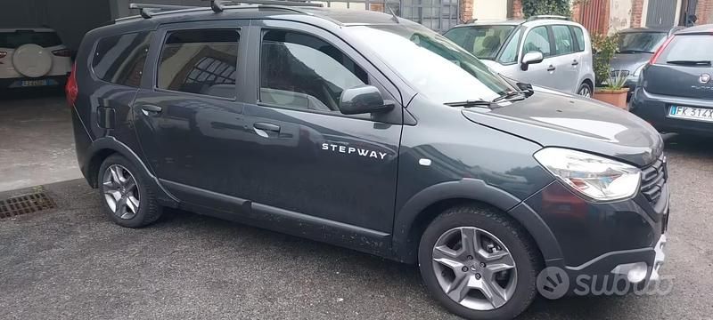 Usata Dacia Lodgy Stepway 116 CV (85 kW) 2021 Grigio Monovolume