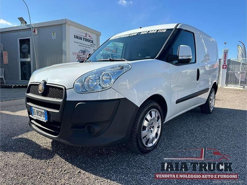 Bianco Usata 2012 Fiat Doblò Monovolume | 4200 € (Buon prezzo) - Immagine 1/4