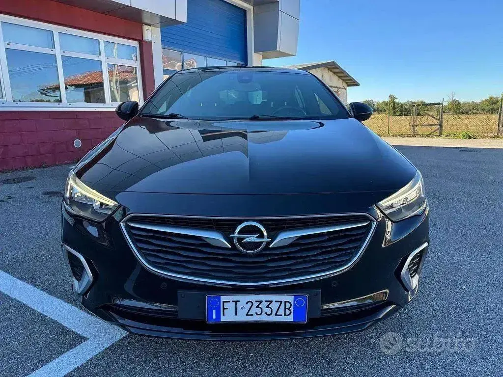 Usata Opel Insignia Sport 209 CV (153 kW) 2019 Nero Berlina