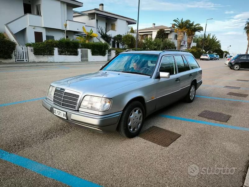 Usata Mercedes 200 136 CV (100 kW) 1995 Grigio Station wagon