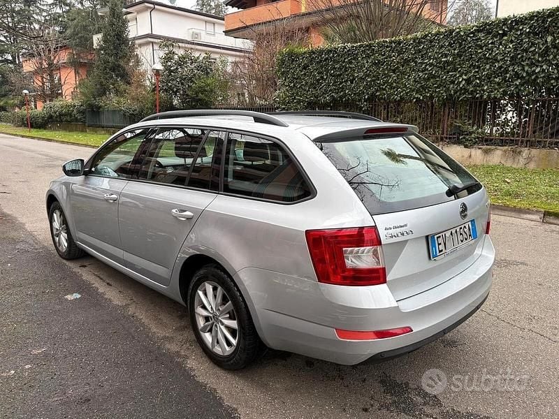Usata Skoda Octavia Elegance 105 CV (77 kW) 2015 Grigio Utilitaria