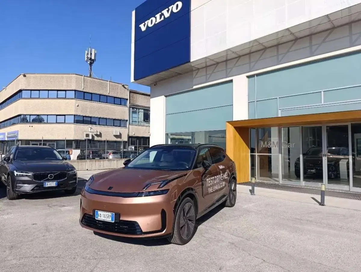 Usata Lynk & Co 08 139 CV (102 kW) 2025 Bronzo SUV