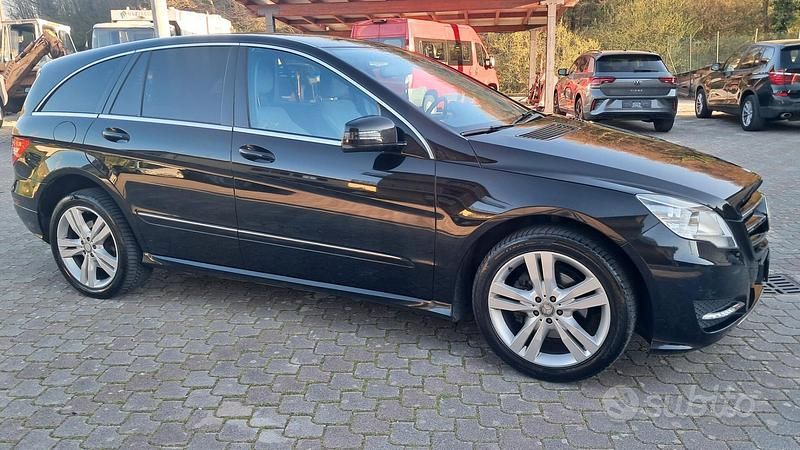 Usata Mercedes R350 Premium 265 CV (194 kW) 2011 Nero Monovolume