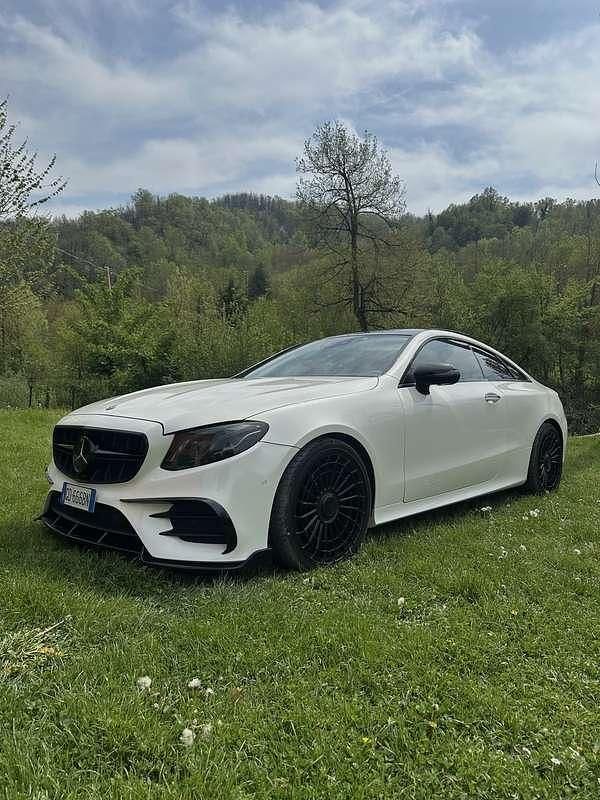Usata Mercedes E220 Premium Plus 194 CV (142 kW) 2019 Coupé