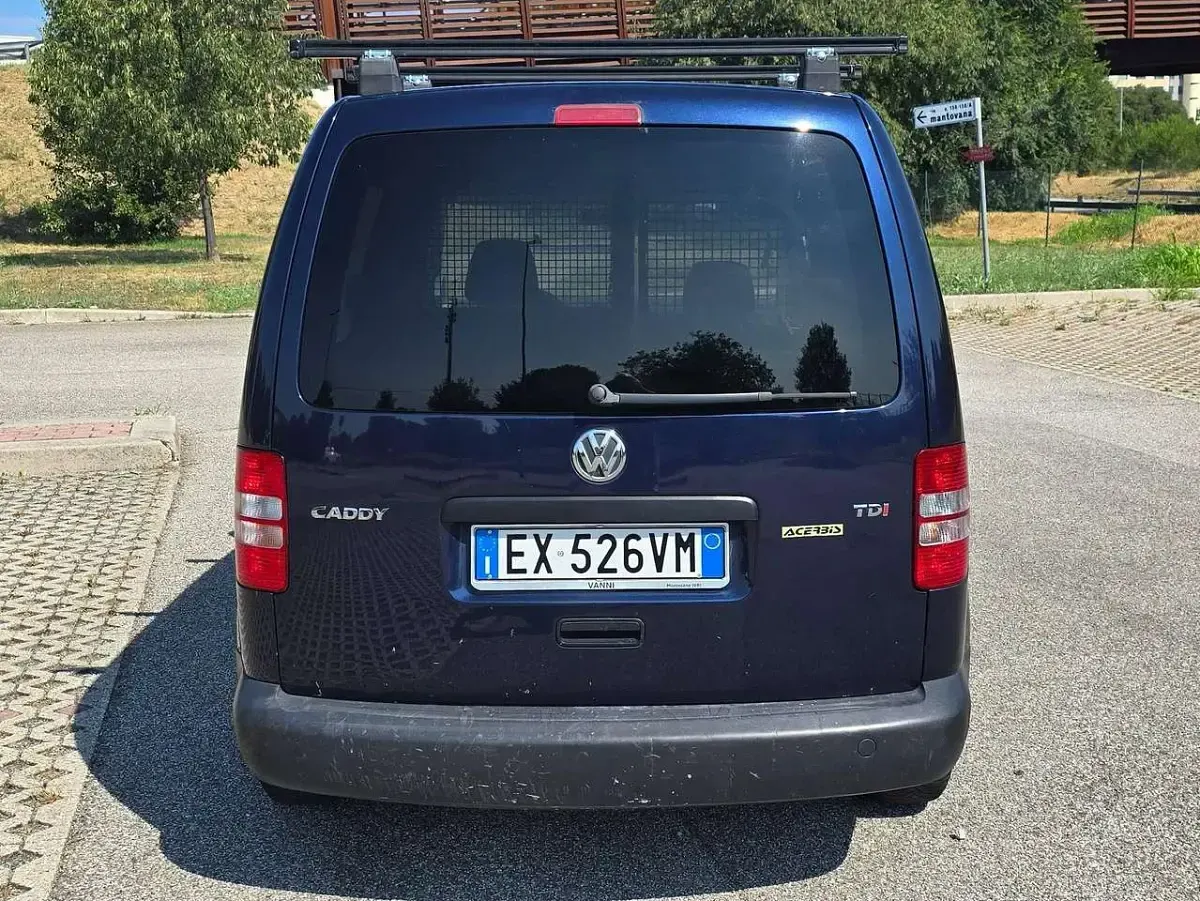 Usata VW Caddy 102 CV (75 kW) 2015 Blu/azzurro Monovolume