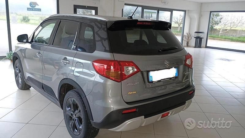 Usata Suzuki Vitara 2018 Grigio SUV