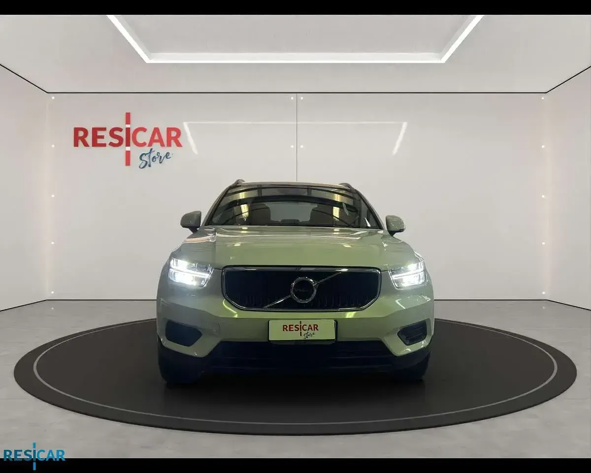 Usata Volvo XC40 Momentum 129 CV (94 kW) 2021 Bianco SUV