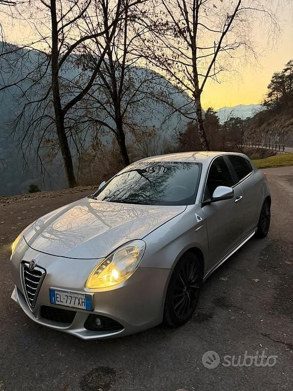 Grigio Usata 2012 Alfa Romeo Giulietta Berlina | 6500 € (Super prezzo) - Immagine 1/4