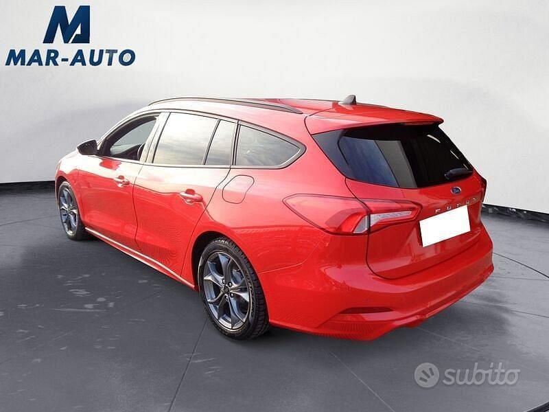 Usata Ford Focus ST-Line 125 CV (91 kW) 2021 Rosso Station wagon