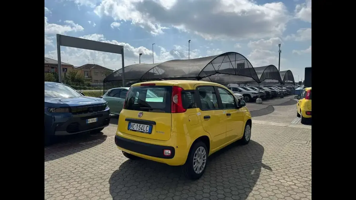 Nuova Fiat Panda Icon 64 CV (47 kW) 2026 Giallo sole (pastello) Utilitaria