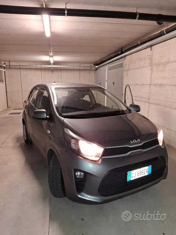 Usata Kia Picanto 67 CV (49 kW) 2022 Grigio Utilitaria